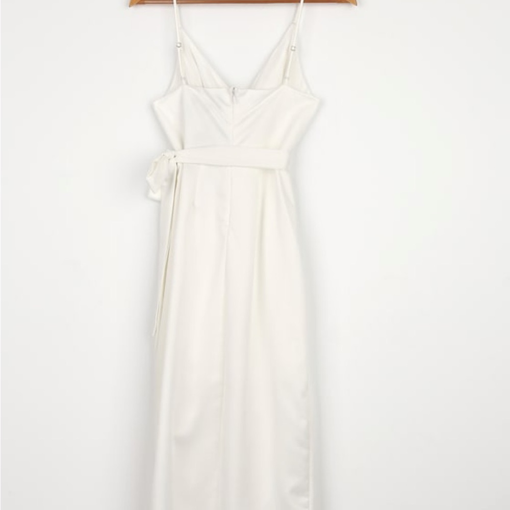 White satin dress - Picture 4 of 5